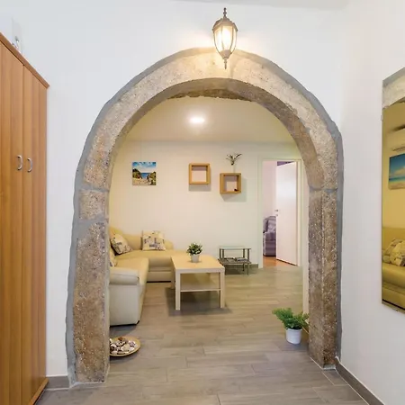 Apartment Gorgeous In Krk With Wifi