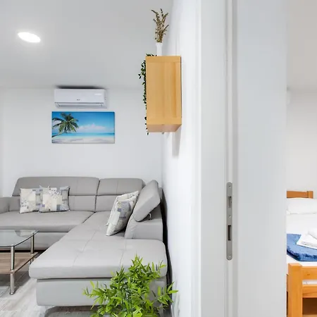 Amazing In Krk With Wifi Apartment