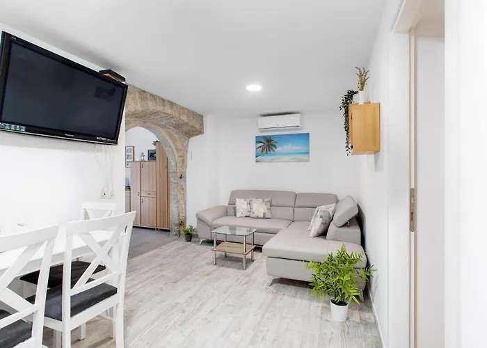 1 Bedroom Amazing In Krk * Punat