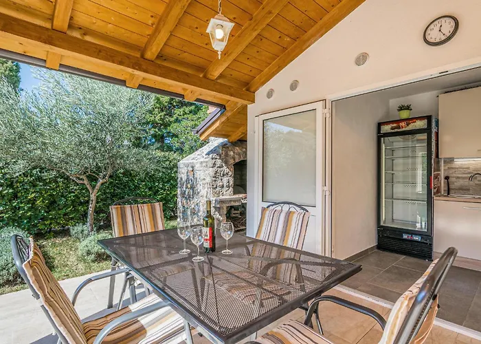 1 Bedroom Amazing In Krk Lägenhet